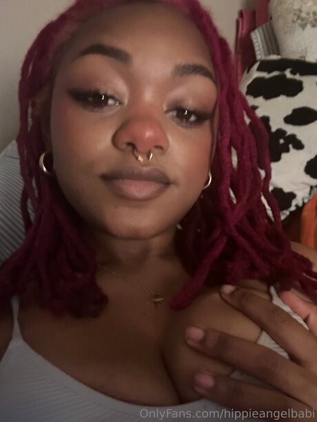 Hippieangelbabi model porn image