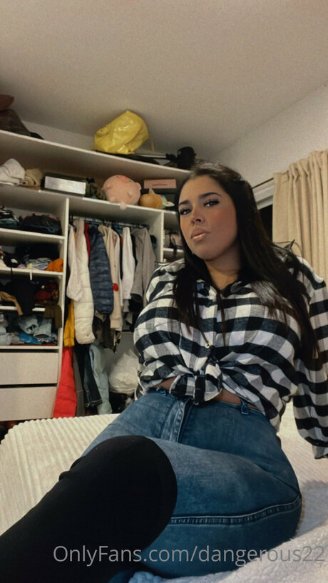 Dangerous22 erotic pornstar pic