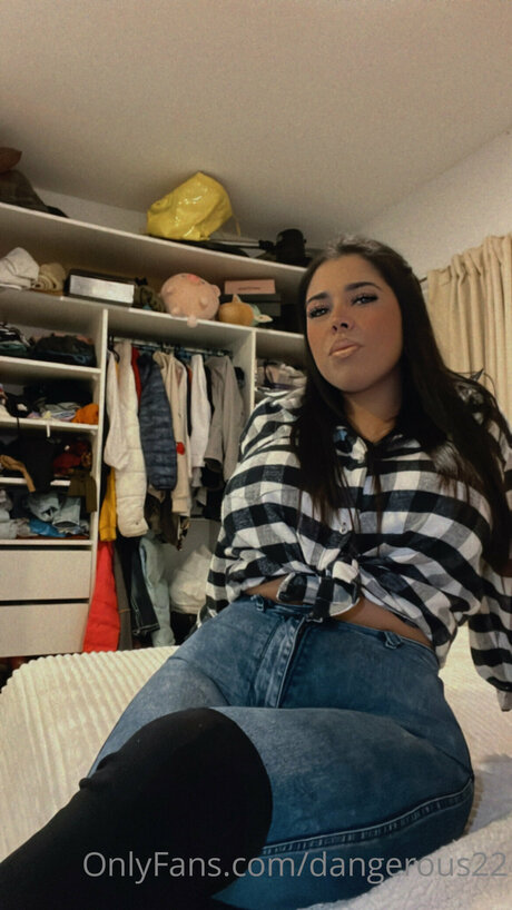 Dangerous22 model porn images