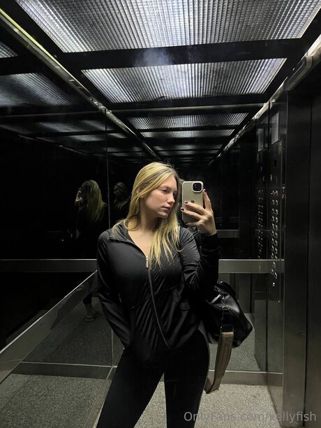 Kellyfish nice pornstar img