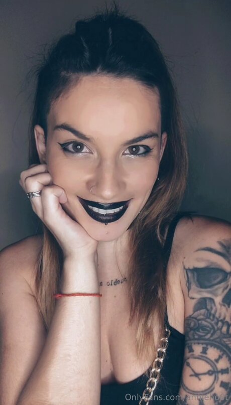 Annieho0t pornographic model picture