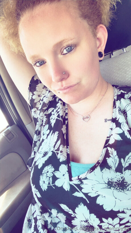 Sexy Mommy94 pornstar adult photos