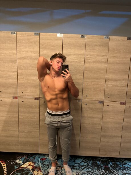 Christianlevine Straight star pornographic galleries