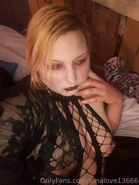 Lunalove13666 exclusive actress photos