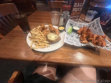 Here P1ggy best model pic