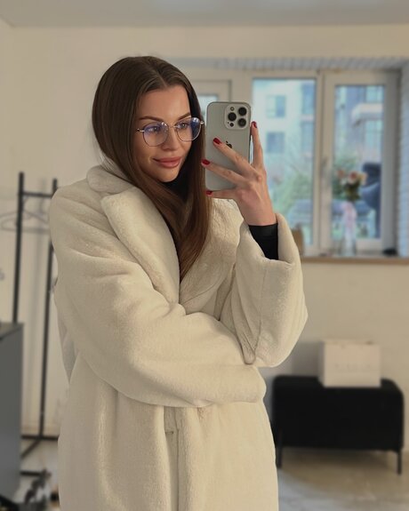 Cutie Karina best actress photos