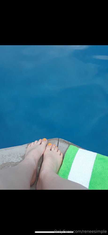 Reneesimple pornstar nude image