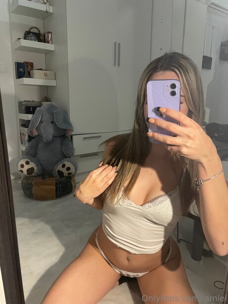 Iamiel high quality pornstar photo