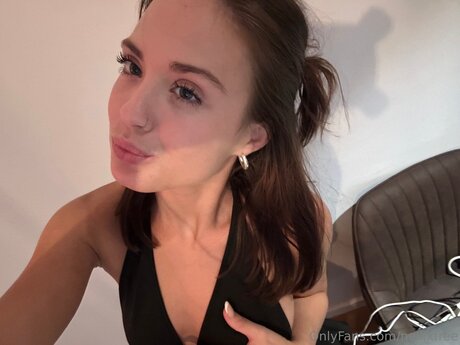 Nellixfree star porn image