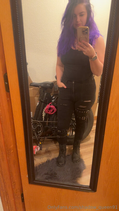 Shadow Queen91 pornstar erotic pics