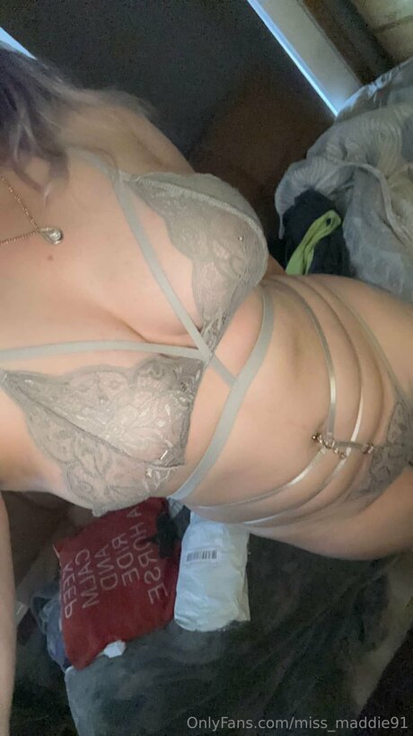 Shadow Queen91 naked model image