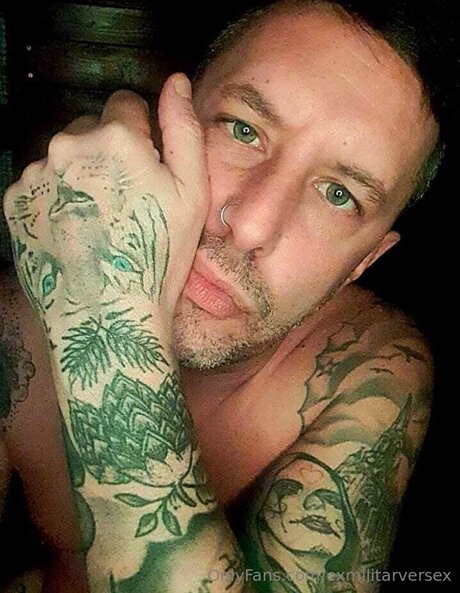 Exmilitarversex model nude archive