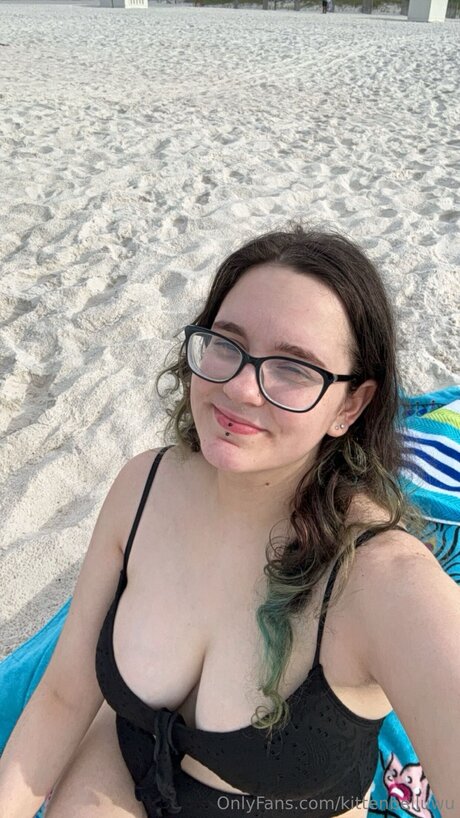 Kittenbelluwu nude model picture