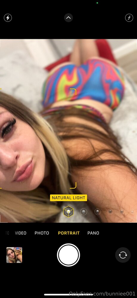 Bunniee001 hot model gallery