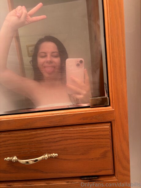 Dallabills adult actress photo