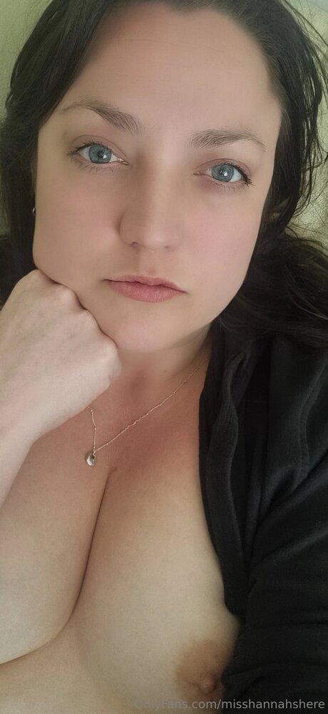 Misshannahshere pretty actress pic