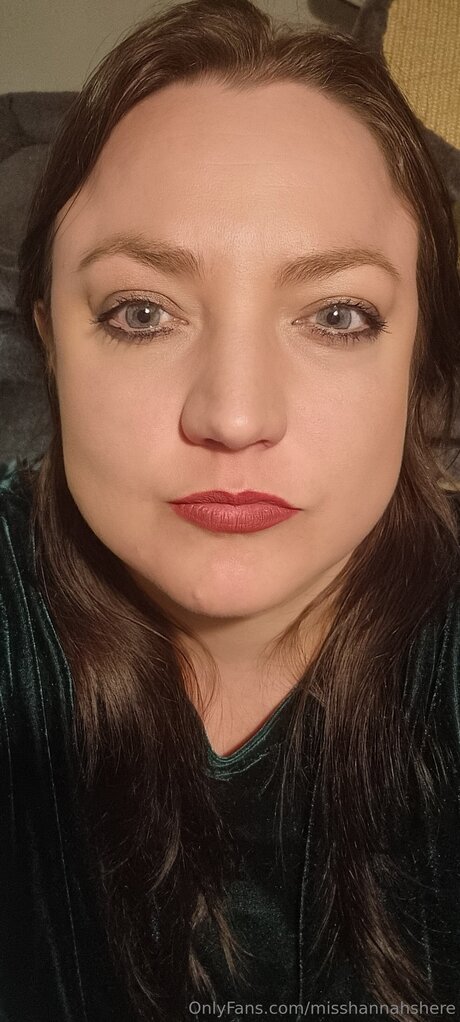 Misshannahshere high quality model image