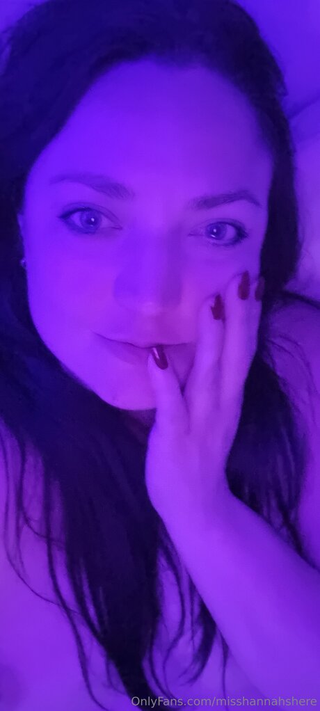 Misshannahshere pornstar naked image