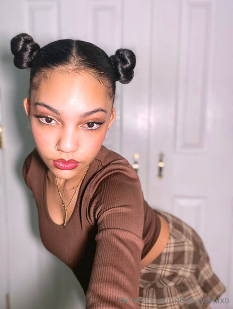 Babyylanixo naked model pictures