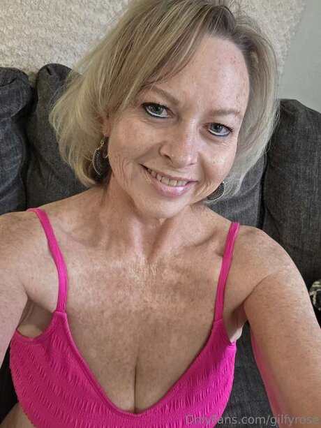 Gilfyrose hot pornstar photos