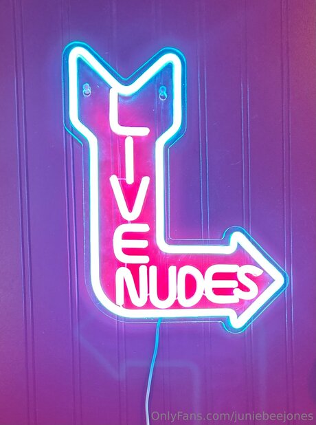 Juniebeejones star pretty picture