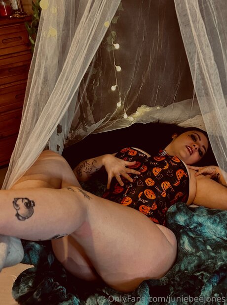 Juniebeejones star xxx photos