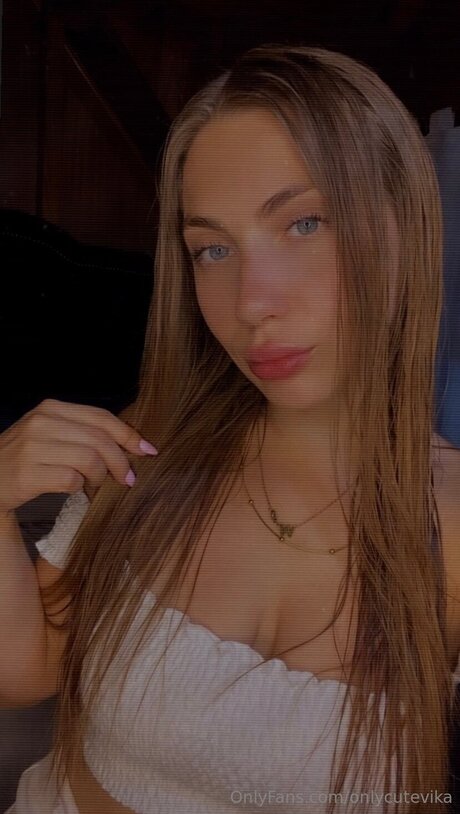 Onlycutevika xxx star photo