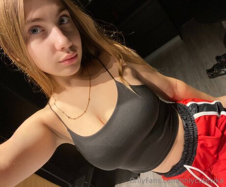 Onlycutevika art model photos