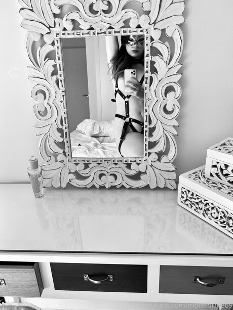 Moreforme69 hot star photos