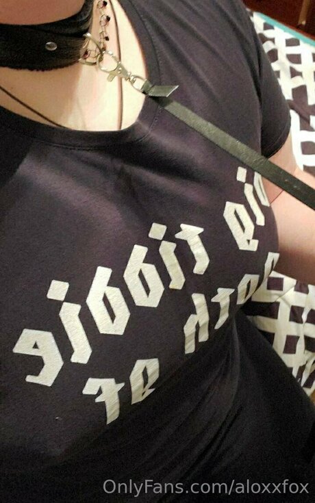 Aloxxfox pornstar sexy picture