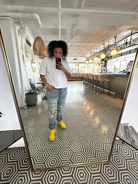 Blankslatee hd model photos