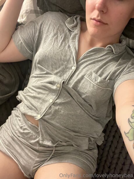 Lovelyhoneybea adult actress pic