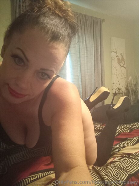 Hotstepmomcasey nude pornstar archive