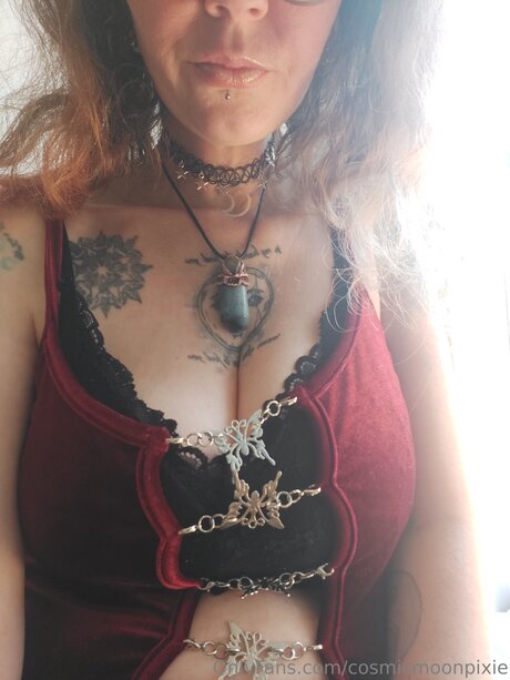 Cosmicmoonpixie sexy actress img