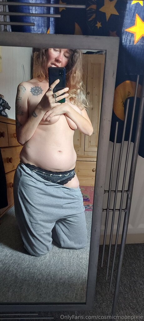 Cosmicmoonpixie model pornographic photo