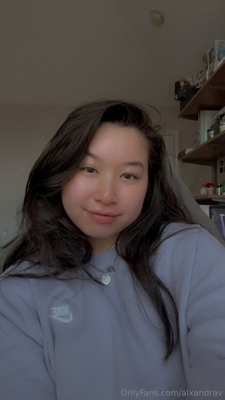 Alxandrav model adult img