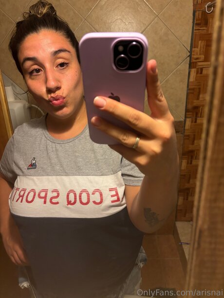 Arisnai nudes model photo