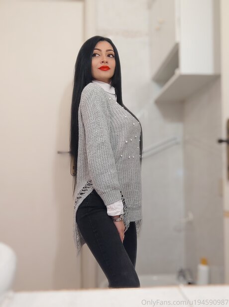 U194590987 model hot images