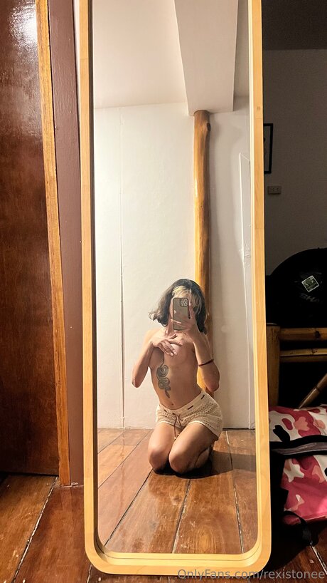 Rexistonee adult actress image