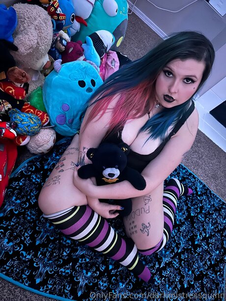 Darkmistressquinn nice model pics