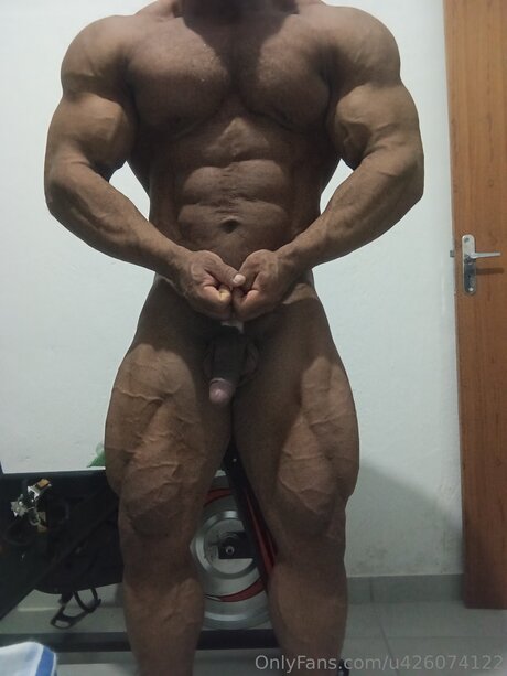 U426074122 high quality actress pic