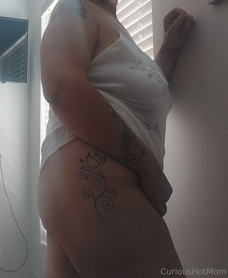 U27739437 erotic model pictures