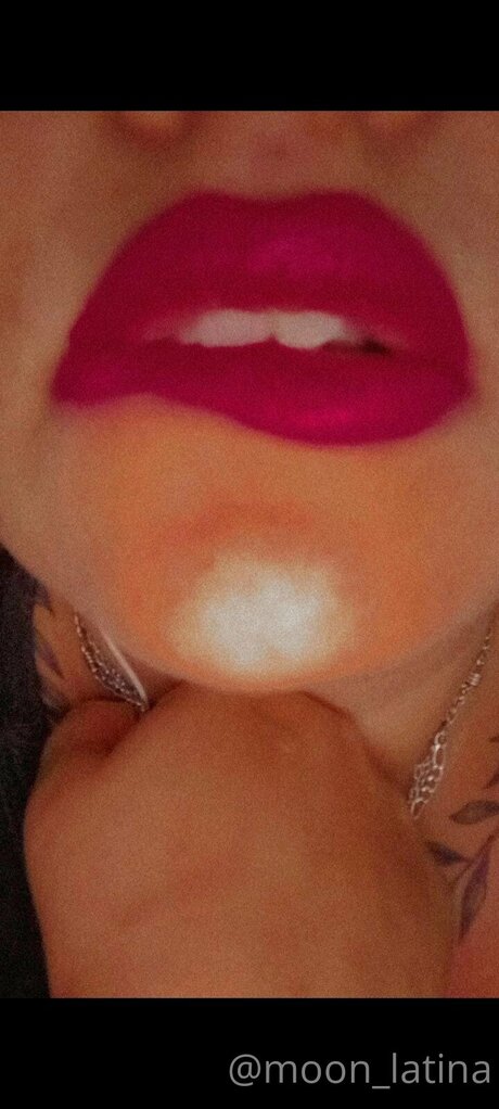 Moon Latina erotic pornstar pic