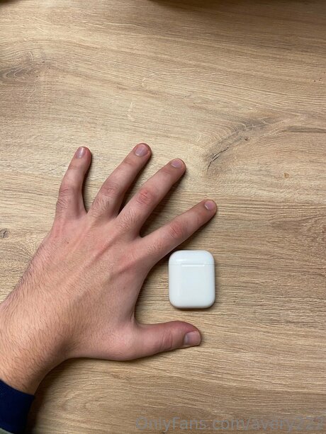 Avery222 art star picture