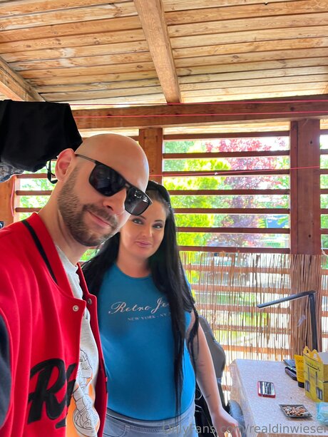 Realdinwiesel model porn pic