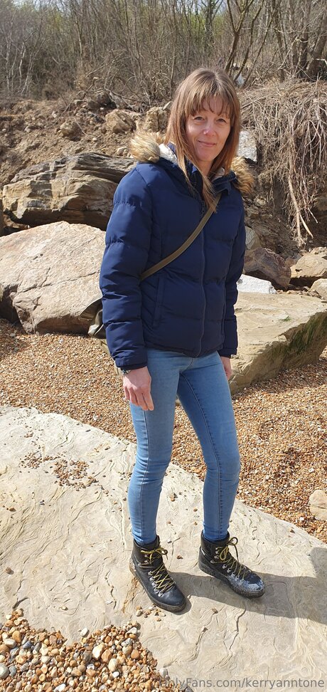 Kerryanntone model adult pic