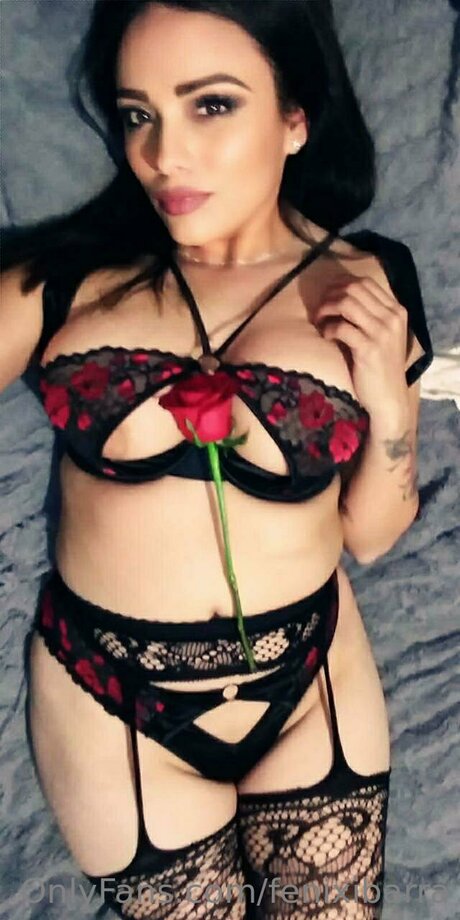 Fenixibarra nude model pictures