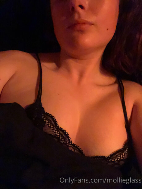 Mollieglass model pretty gallery