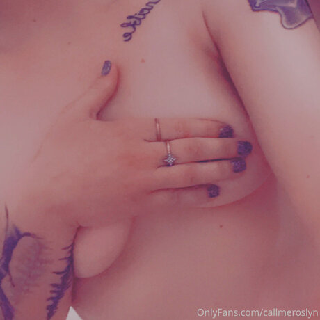 Callmeroslyn xxx model galleries