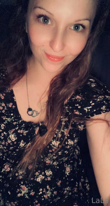 Goldengurl999 model sex gallery